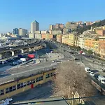 Due Passi Dal Porto Génova
