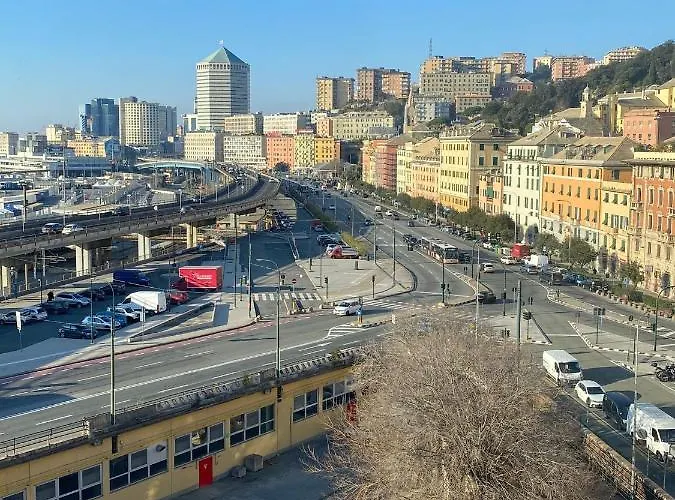 Due Passi Dal Porto Génova