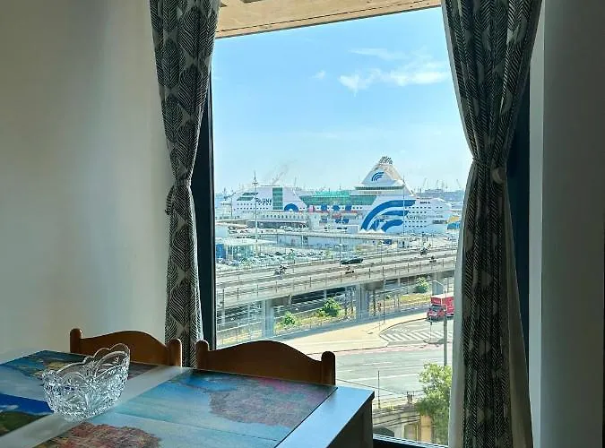 Due Passi Dal Porto 제노바